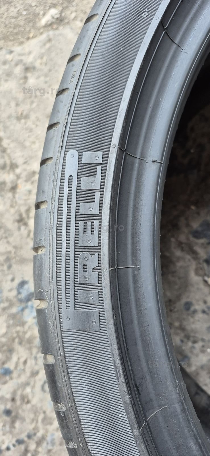 4 anvelope vara Pirelli,fata 265/35/21,spate 305/30/21.Pret/bucata. 4