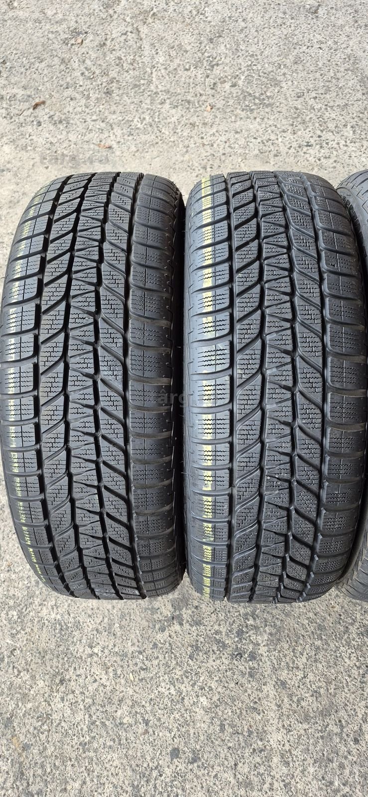 4 anvelope iarna runflat Bridgestone 205/55/17.Pretul este pe bucata. 2