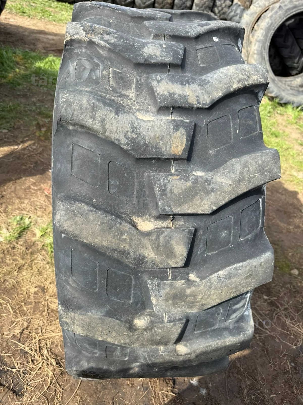 Cauciuc 17.5 R24 BKT