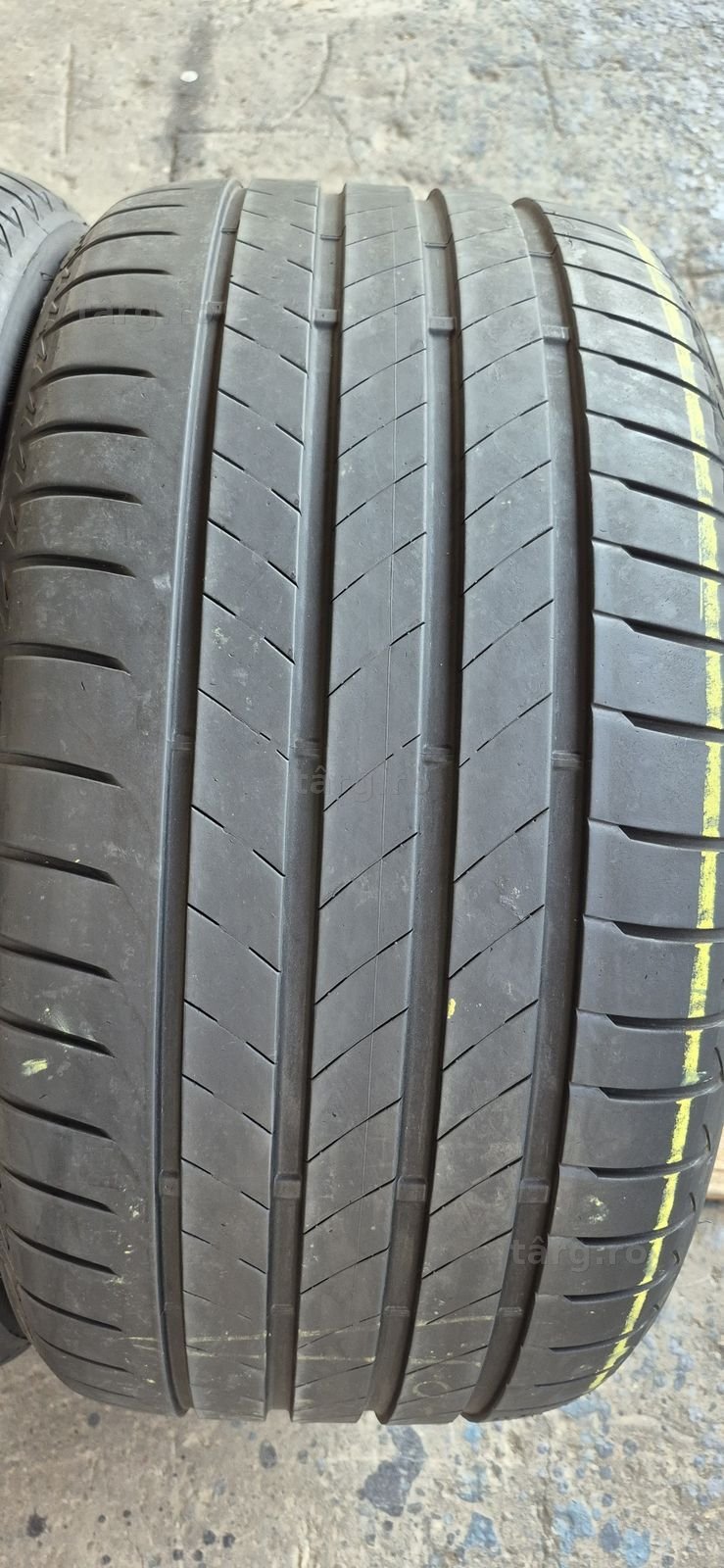 2 anvelope vara Bridgestone 285/35/20,dot 2022.Pretul este pe bucata. 2
