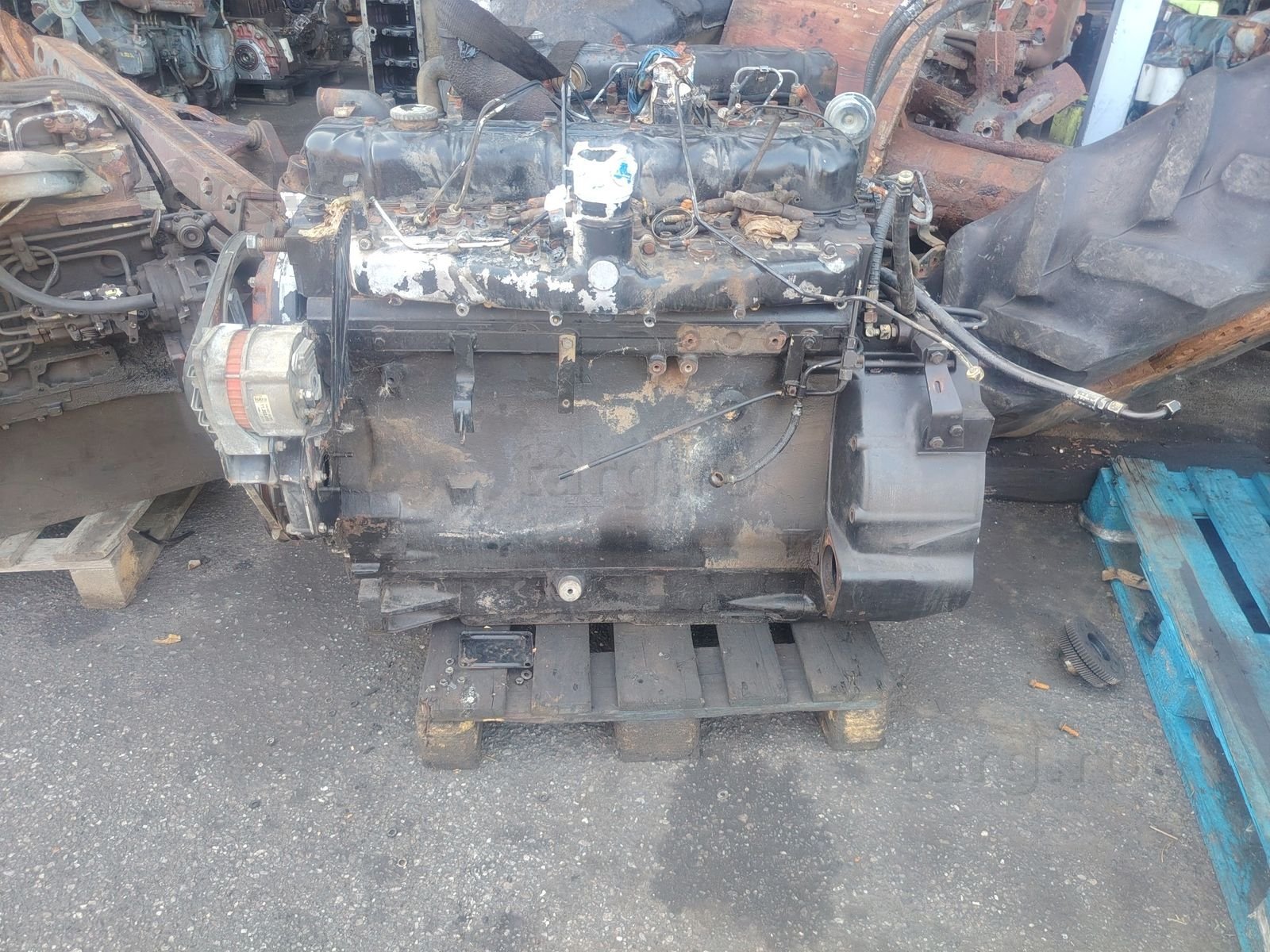motor case internațional 1056xl