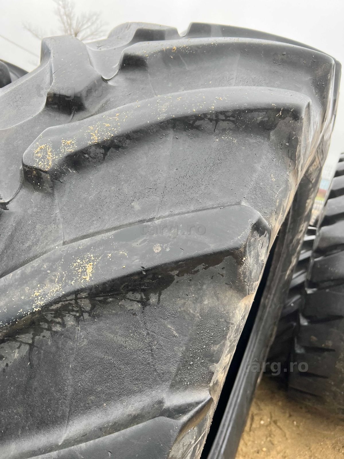 cauciuc 650.65 R42 Pirelli 4