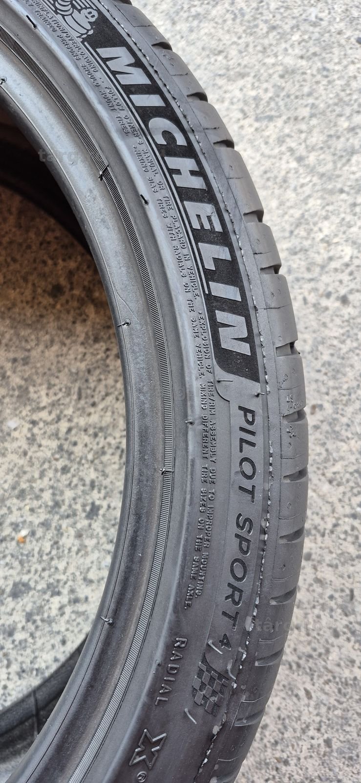 4 anvelope vara,fata Michelin 225/40/18,spate Fulda 255/35/18.Pretul este pe bucata. 4