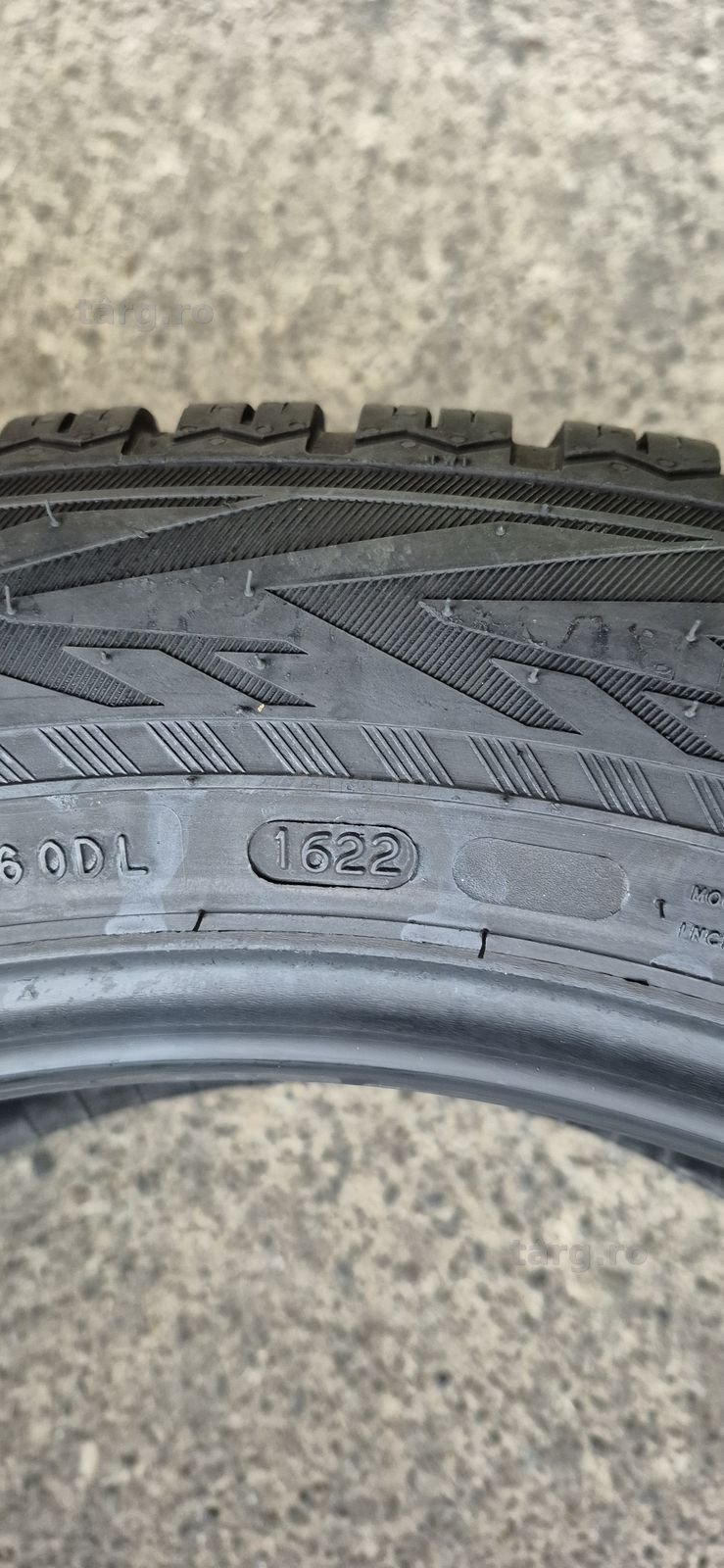 4 anvelope iarna ca noi Nokian,fata 235/55/19,spate 255/50/19.Pret/buc 8