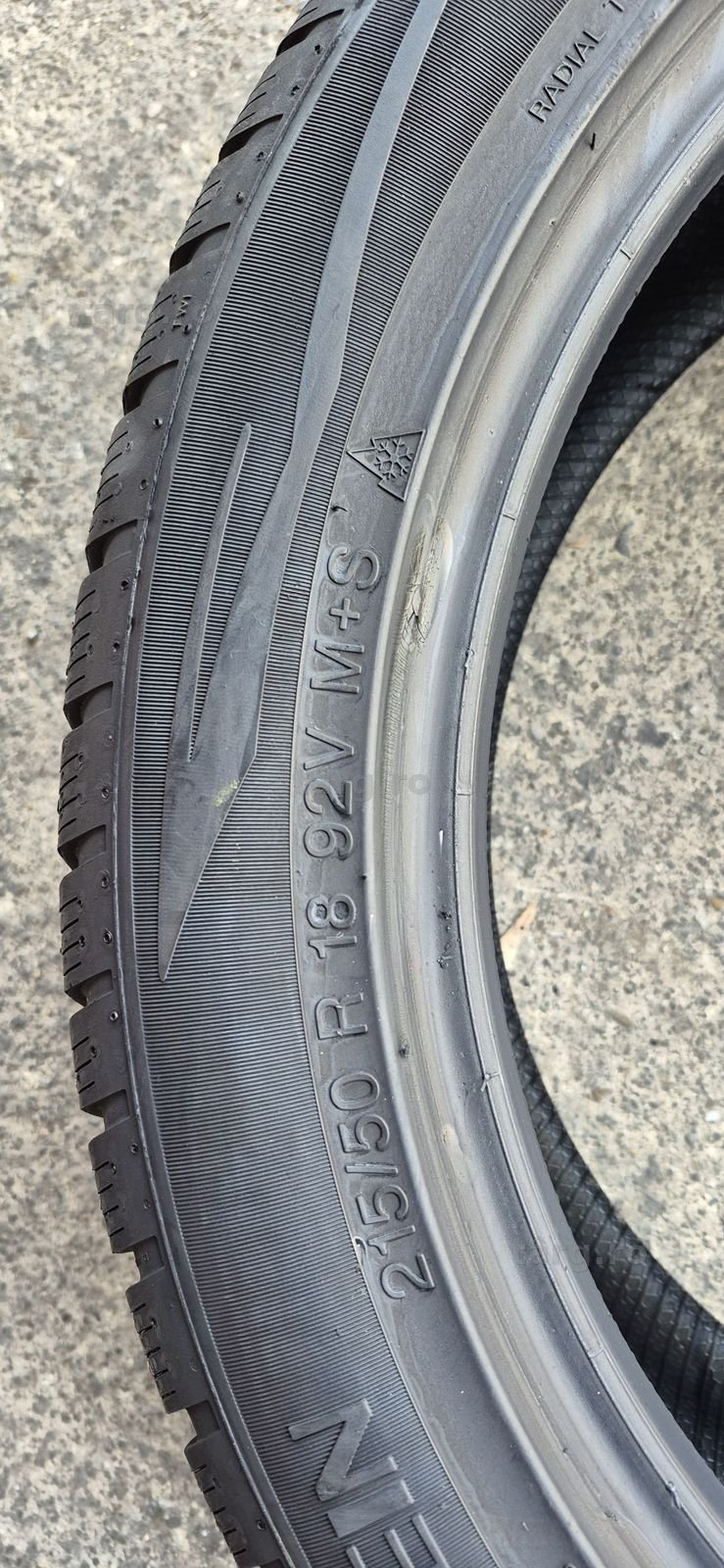 4 anvelope iarna Vredestein 215/50/18.Pretul este pe bucata. 6
