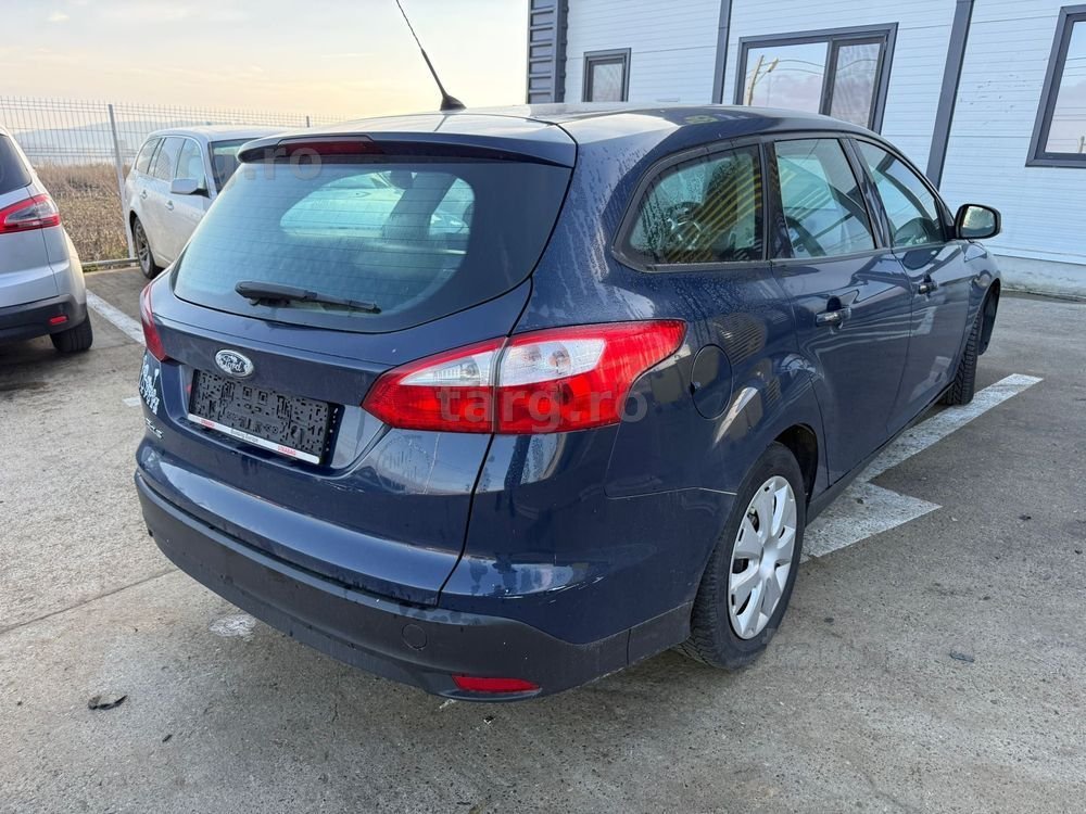 Dezmembrez / Dezmembrari / Piese / Accesorii Ford Focus 3 2011 break albastru 1.6 115 cp T1DB stanga