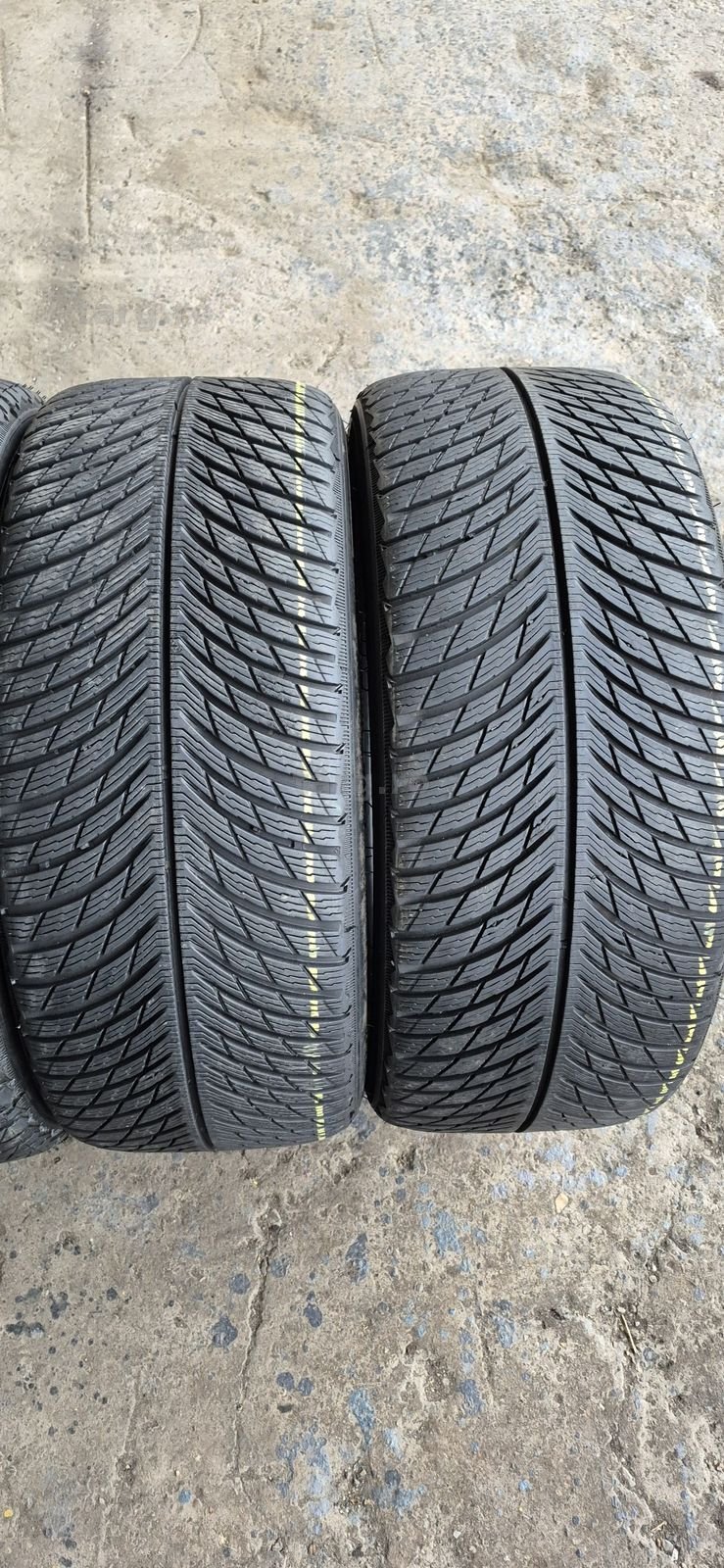 4 anvelope iarna Michelin,fata 235/45/19,spate 255/40/19.Pret/bucata. 3