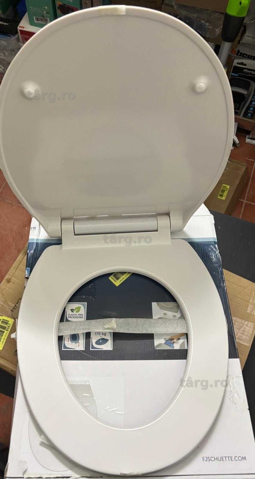 Capac de toaletă SCHÜTTE Slim cu mecanism de închidere silențioasă și eliberare rapidă din duroplast