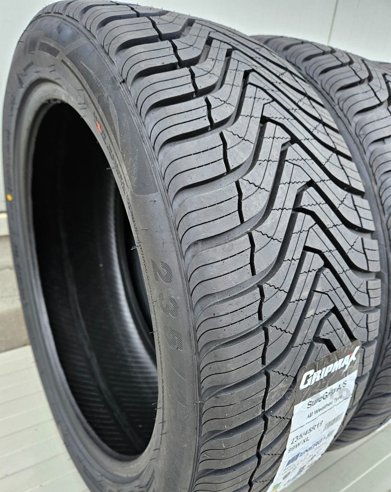 235/45 R19, 99W XL, GRIPMAX Suregrip A/S, Anvelope mixte M+S PROMO 2