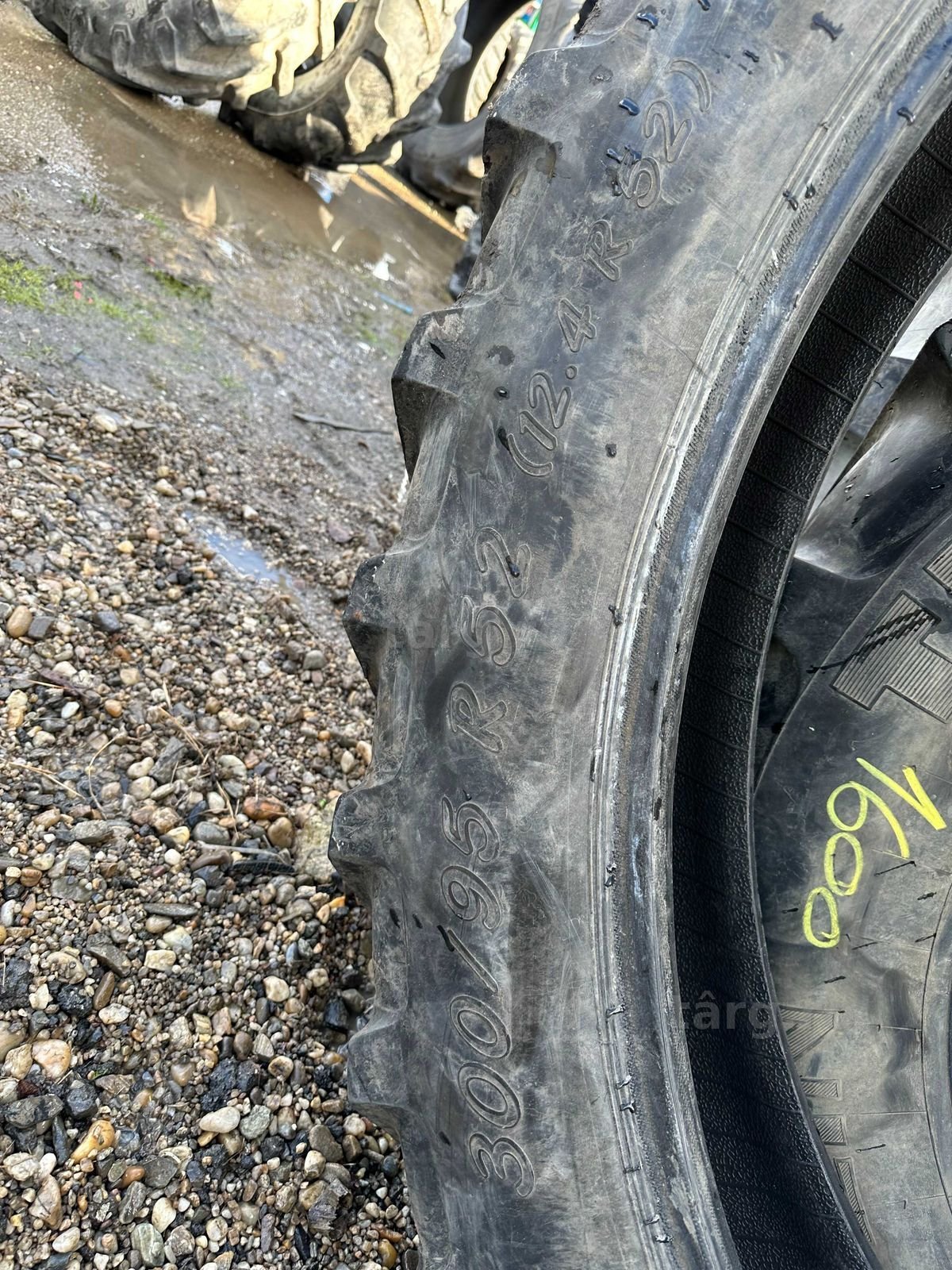 Anvelope sh 12.4 R52 2