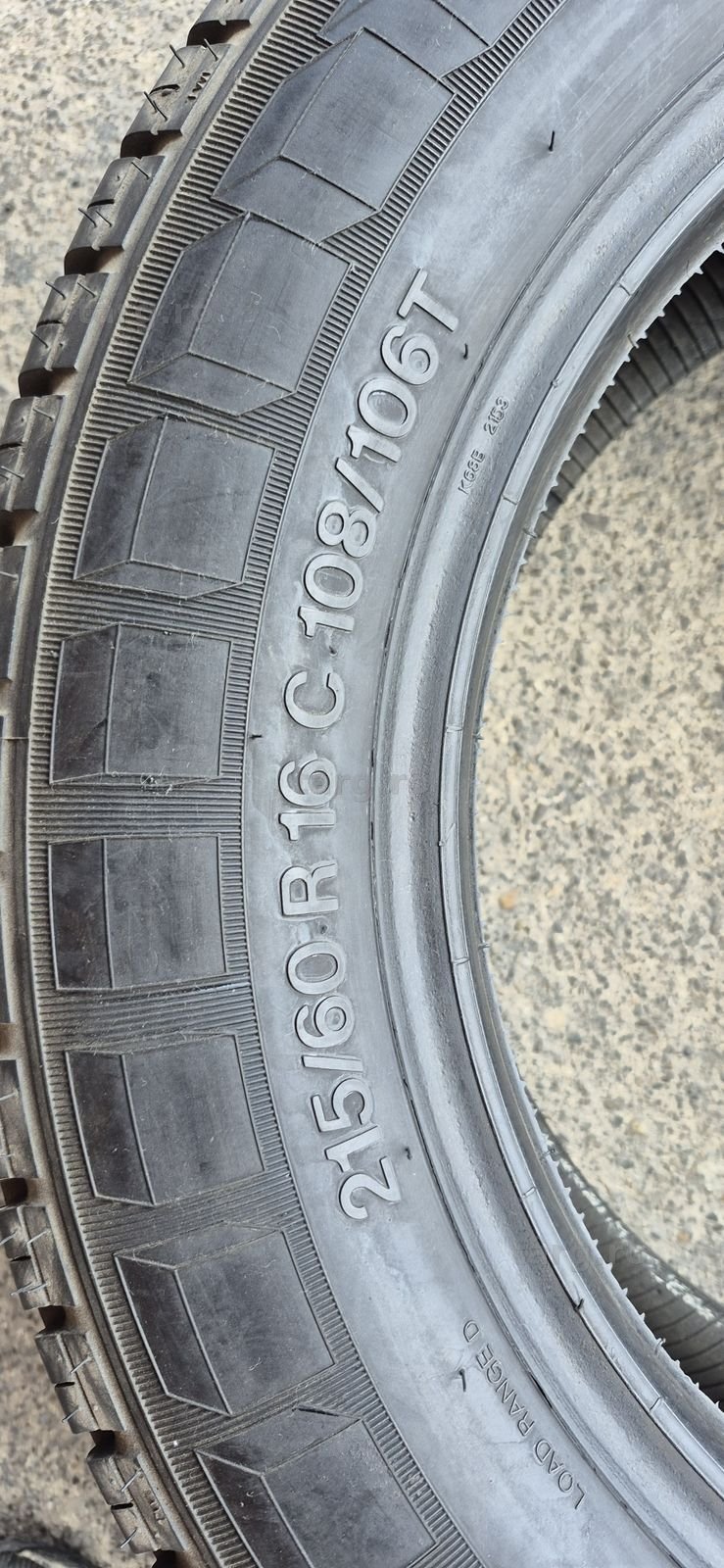 4 anvelope vara ca noi Vredestein 215/60/16C.Pretul este pe bucata. 6