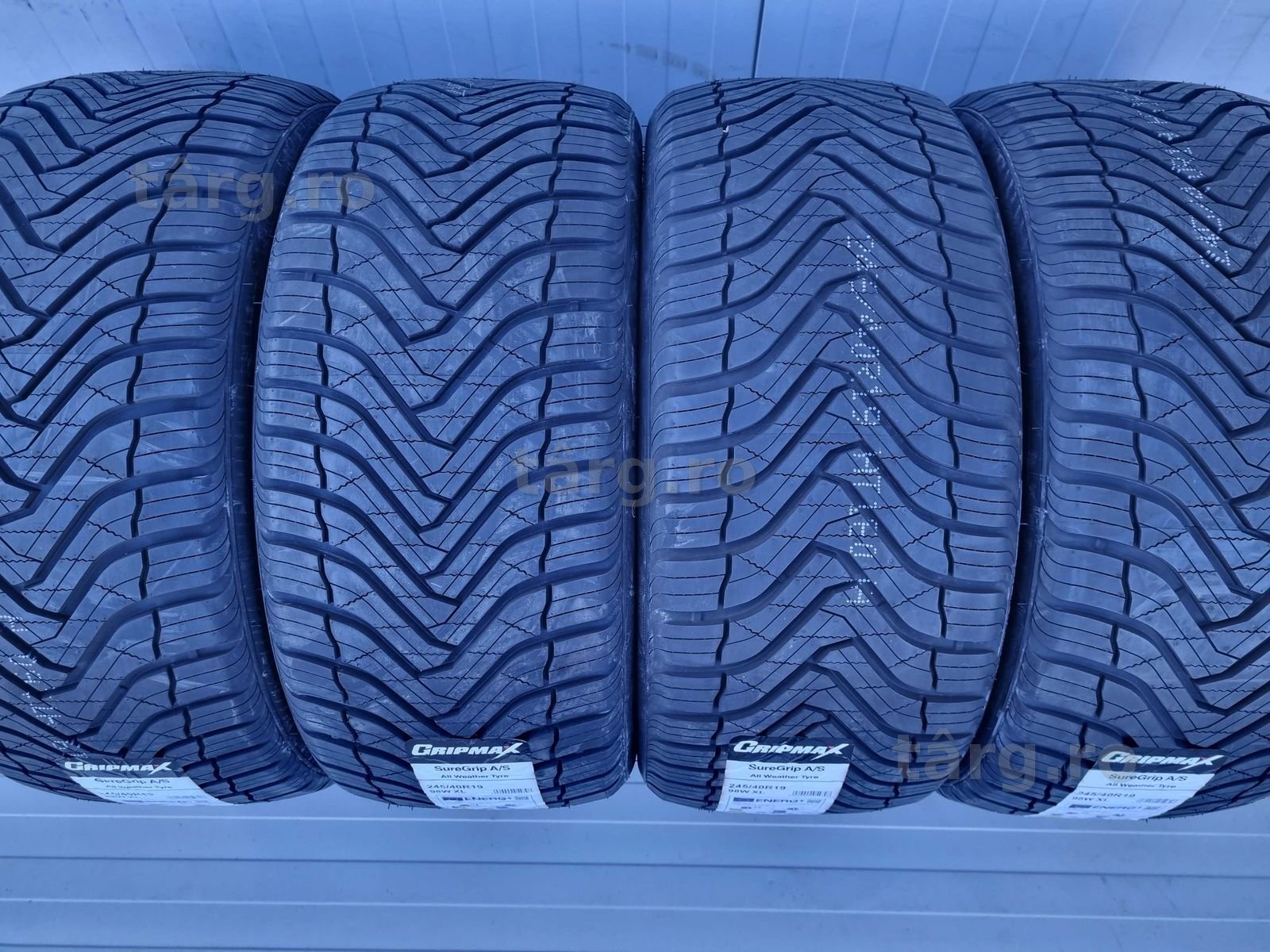 245/40 R19, 98W, GRIPMAX, SureGrip All Season, anvelope mixte PROMO 3