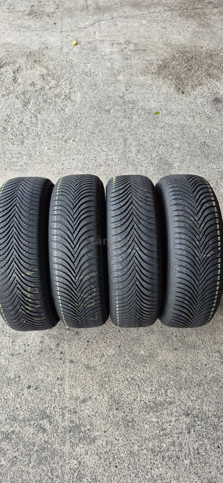 4 anvelope iarna ca si noi Michelin 215/65/17.Pretul este pe bucata.