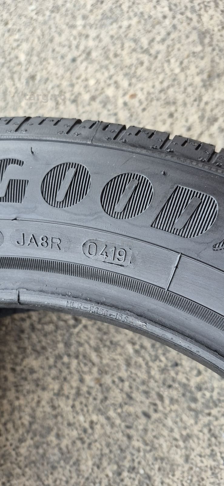 2 anvelope vara noi Goodyear 205/55/17.Pretul este pe bucata. 6
