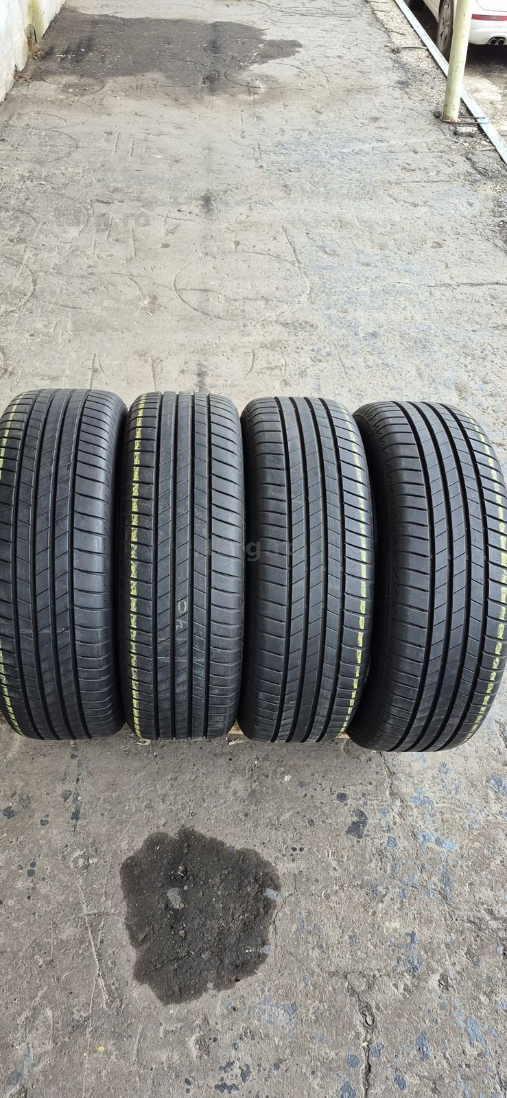 4 anvelope vara ca noi Bridgestone 225/60/18.Pretul este pe bucata.