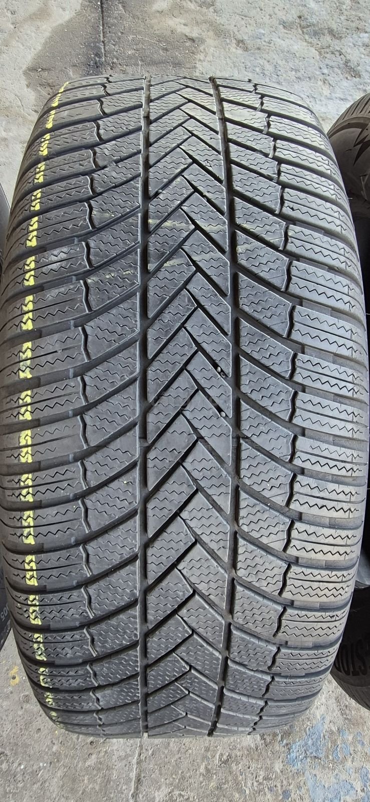 4 anvelope iarna Bridgestone 265/55/19,dot 2023.Pretul este pe bucata 3