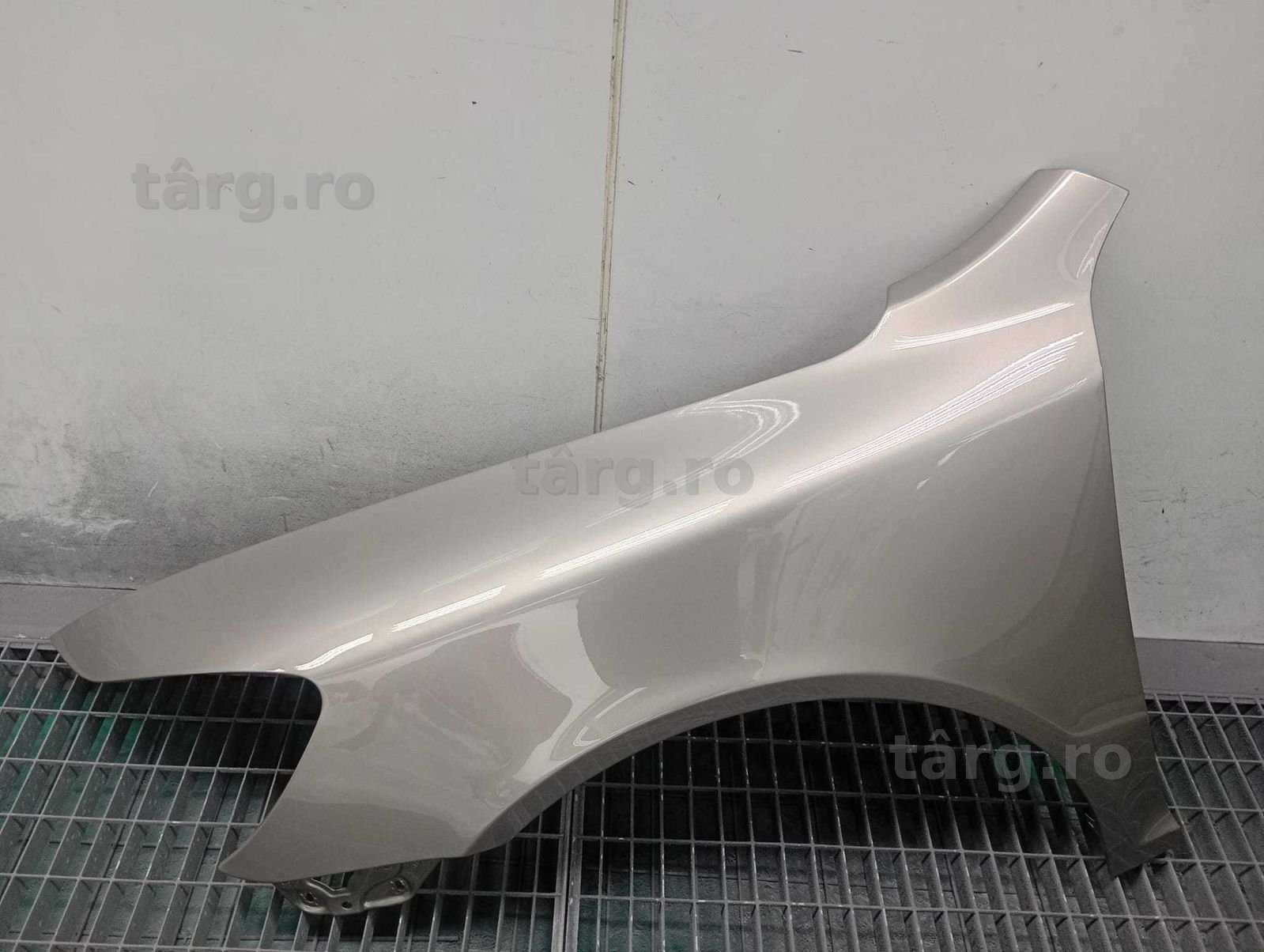 Aripa Fata Stanga Skoda Octavia 2 II 2008-2013 (F8H (Auriu))