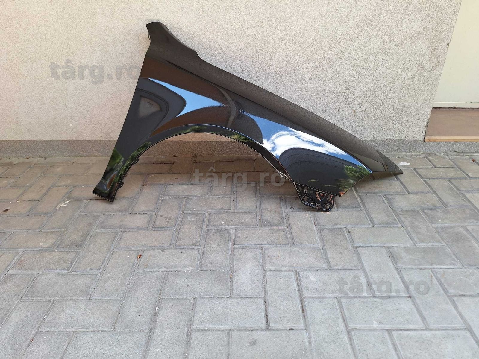 Aripa Fata Dreapta Skoda Octavia 2 II An 2004-2008 Vopsita Negru