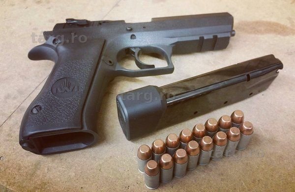 UN MODEL NOU! *Pistol Airsoft Semi-Automat* Co2 (CALITATE SUPERIOARA)