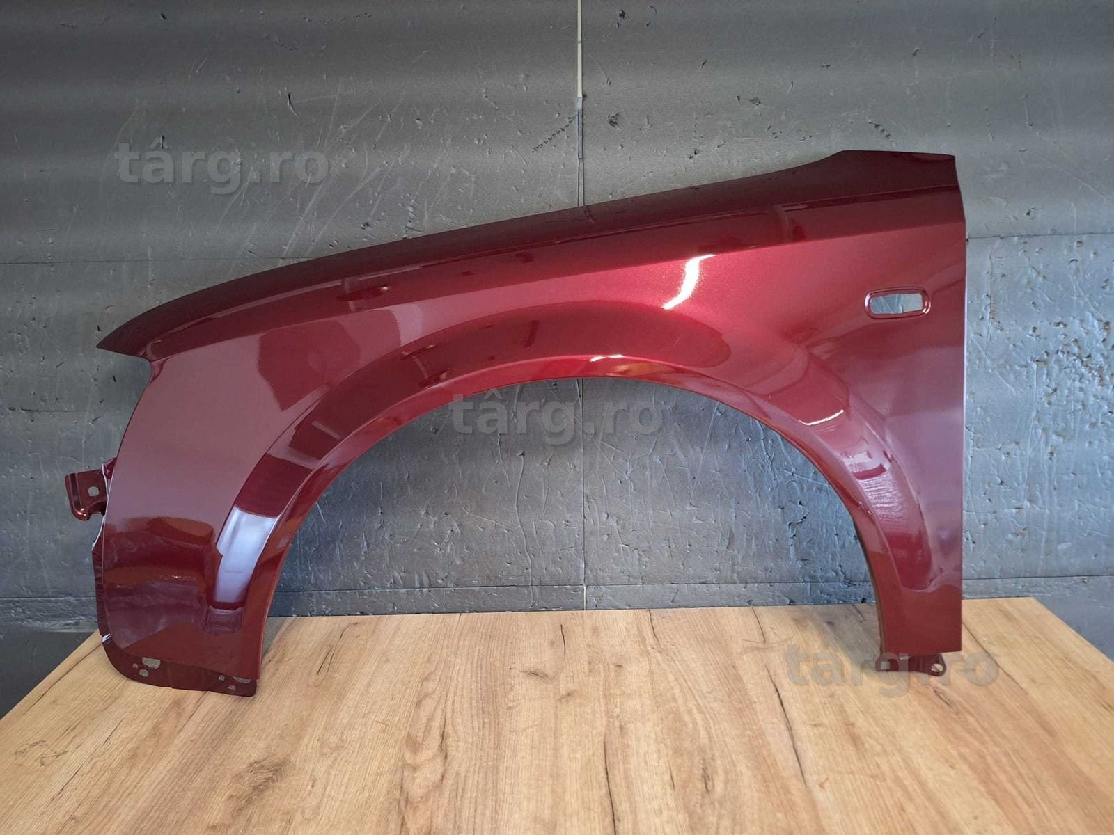 Aripa Fata Stanga Audi A4 B6 An 2000-2004 (LZ3H (Rosu))