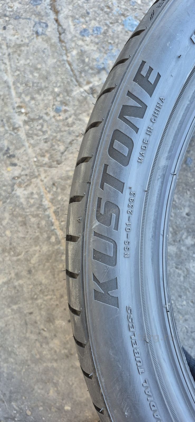 4 anvelope vara noi Kustone 275/35/21,dot 2025.Pretul este pe bucata. 3