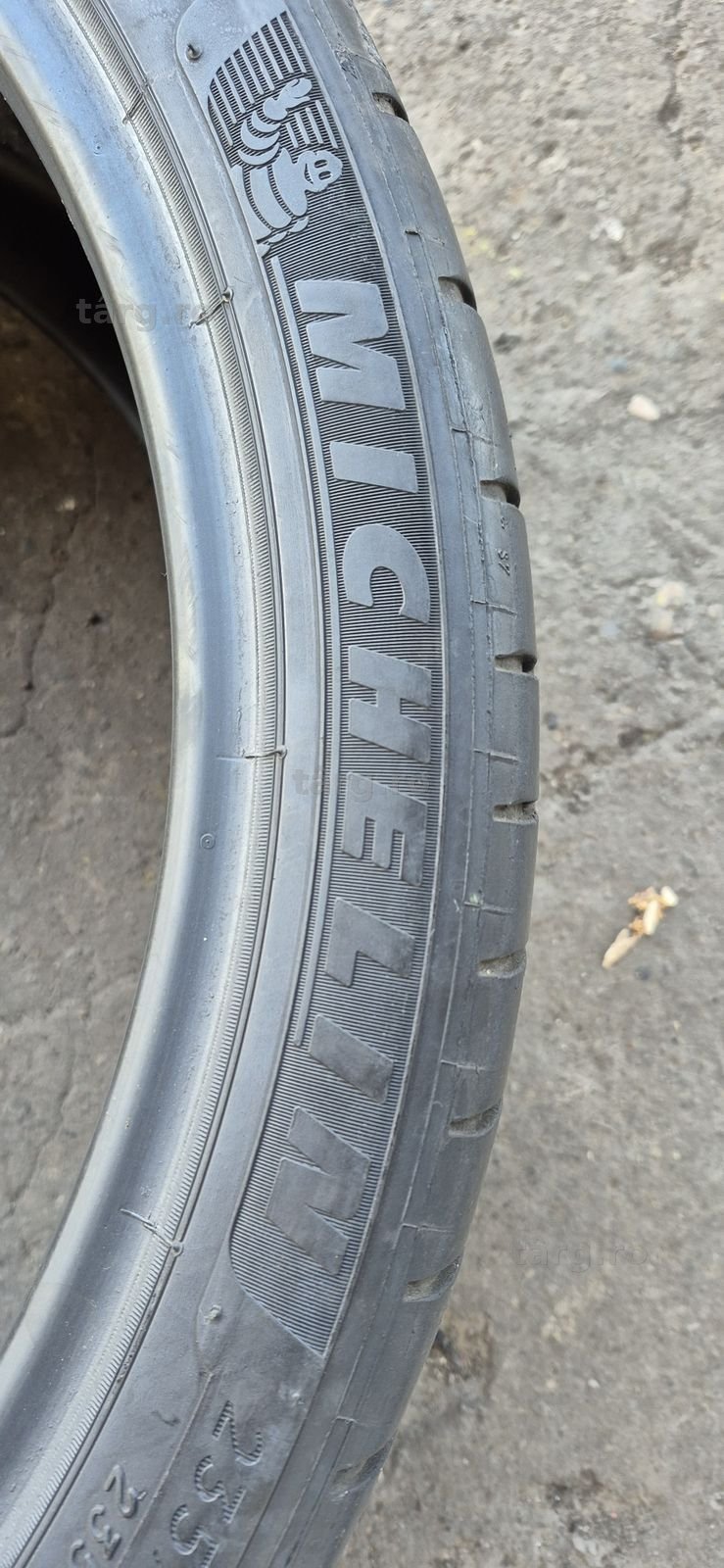 4 anvelope vara Michelin 235/35/20.Pretul este pe bucata. 4