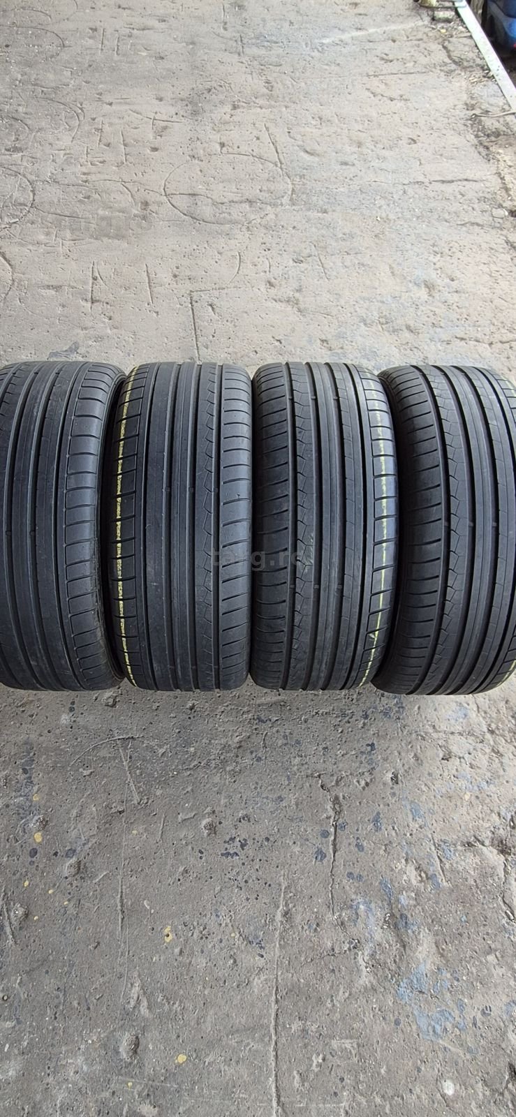 4 anvelope vara Dunlop 265/ 40/ 21.Pret/bucata