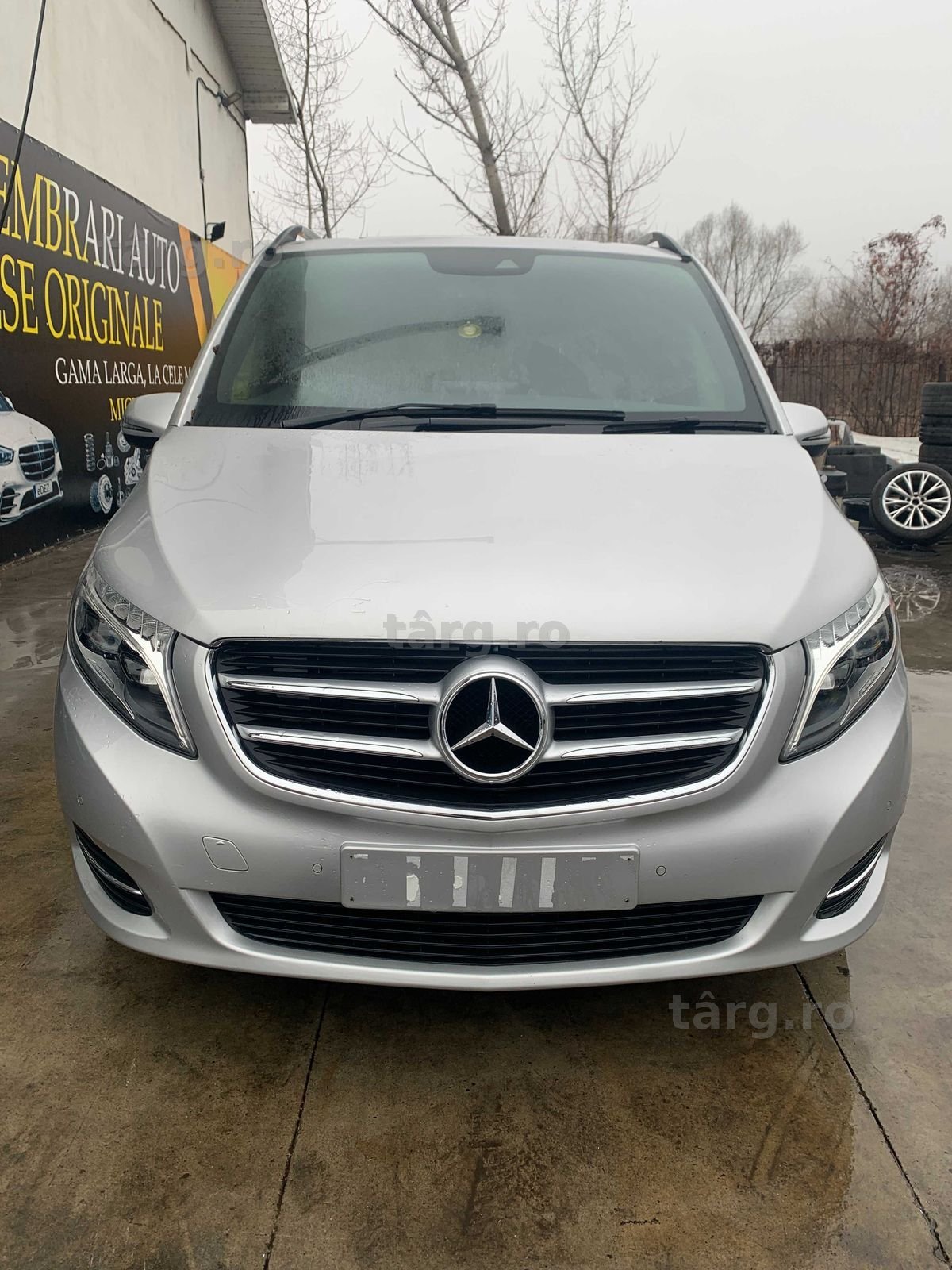 Dezmembrez mercedes V class w447 v250D /bara fata v class/far/usa/