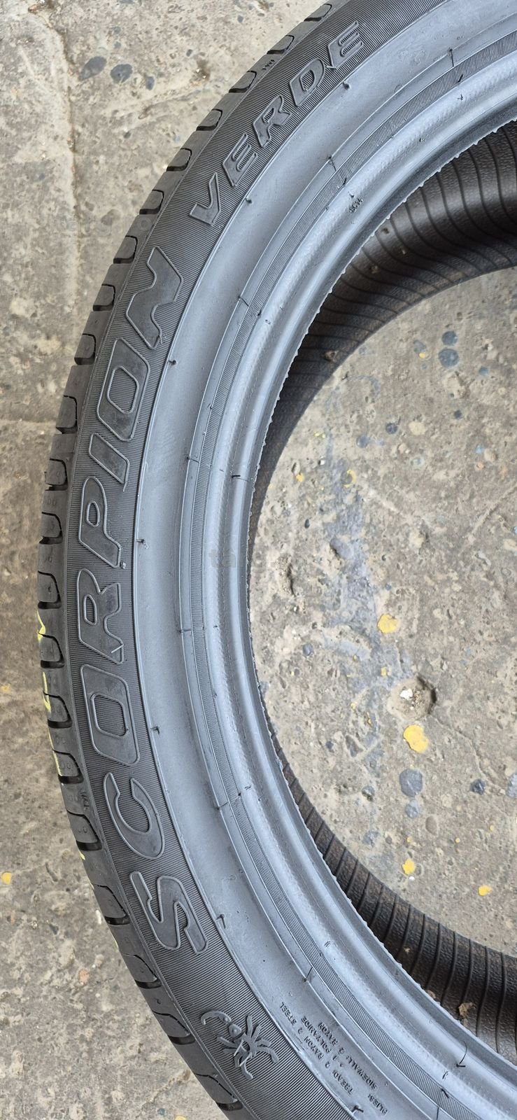 4 anvelope vara Pirelii 275/40/21.Pretul este pe bucata. 5