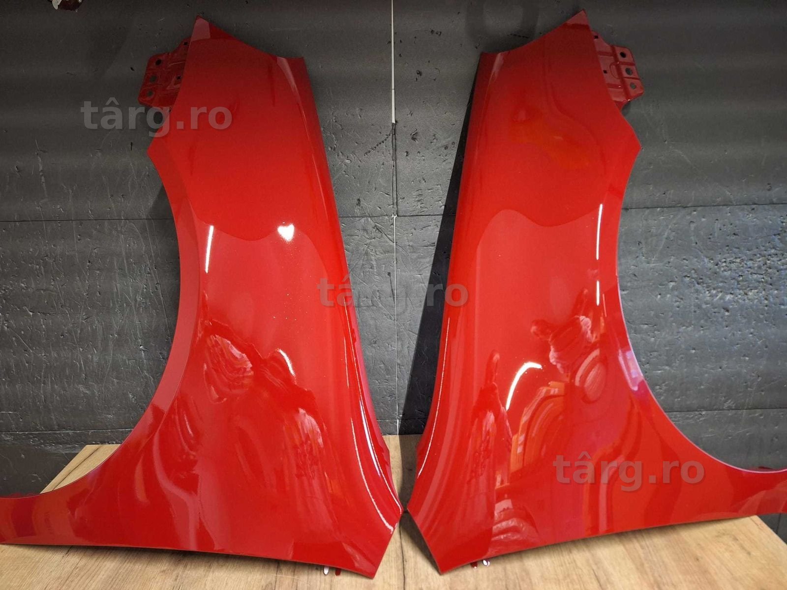 Aripa Fata Dreapta + Stanga VW Golf 5 V 2004-2008 (LY3D (Rosu))