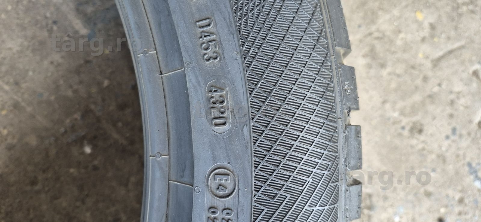 4 anvelope iarna Continental 255/50/20.Pretul este pe bucata 8