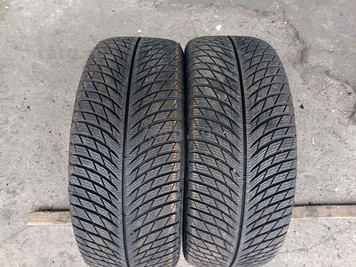 2 anvelope de iarna Michelin 235/45 R19 dot 3820