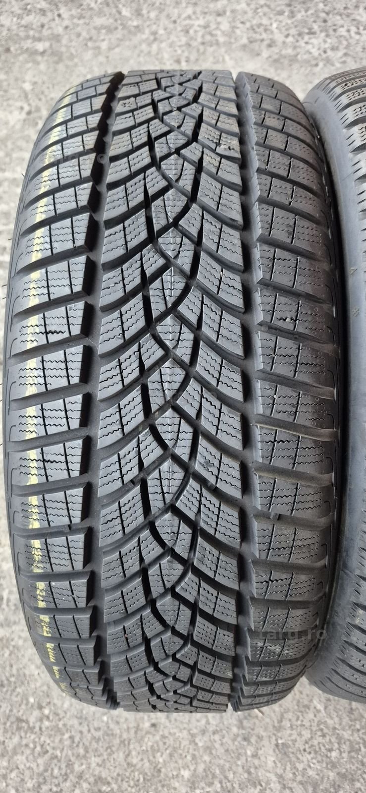 2 anvelope iarna ca noi Goodyear  215/45/18,dot 2020.Pret/bucata. 2