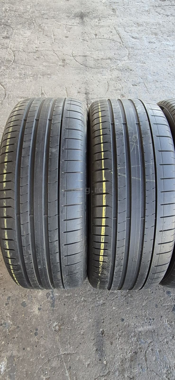 4 anvelope vara Pirelli 275/50/20.Pretul este pe bucata. 2