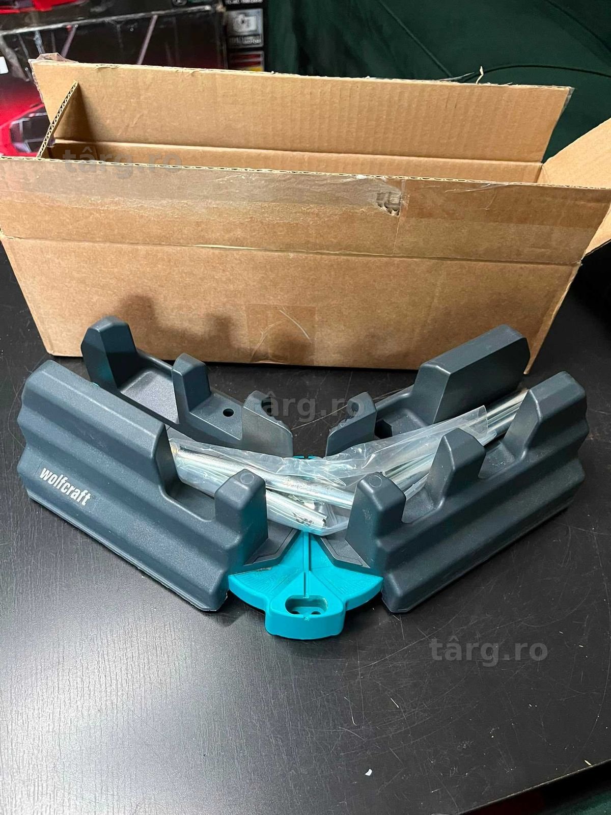 Echer reglabil, cu dispozitiv de ghidare, pentru plinte, Wolfcraft 6948200