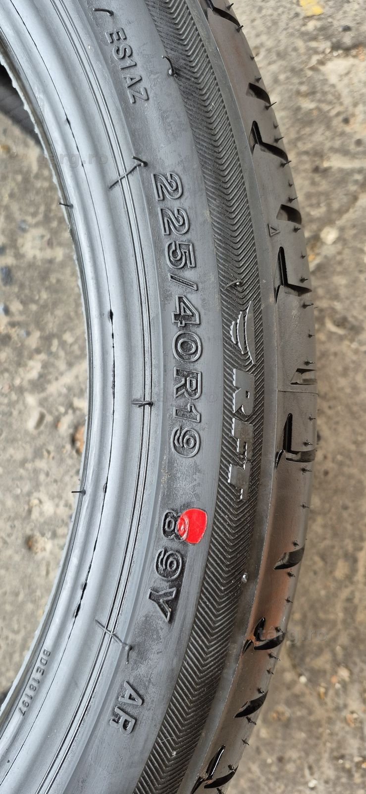 4 anvelope vara noi runflat Bridgestone,fata 225/40/19,spate 255/35/19,dot 2025.Pretul este pe bucata. 5