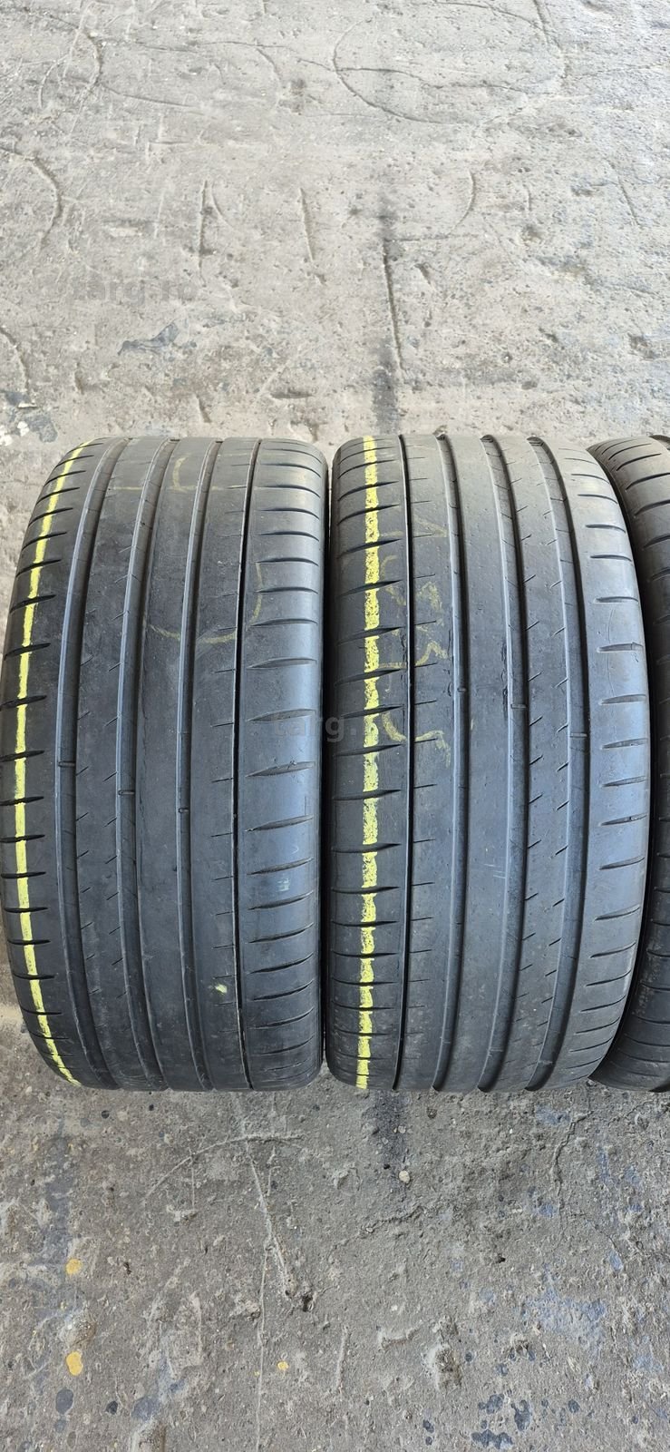 4 anvelope vara Michelin 235/35/20.Pretul este pe bucata. 2