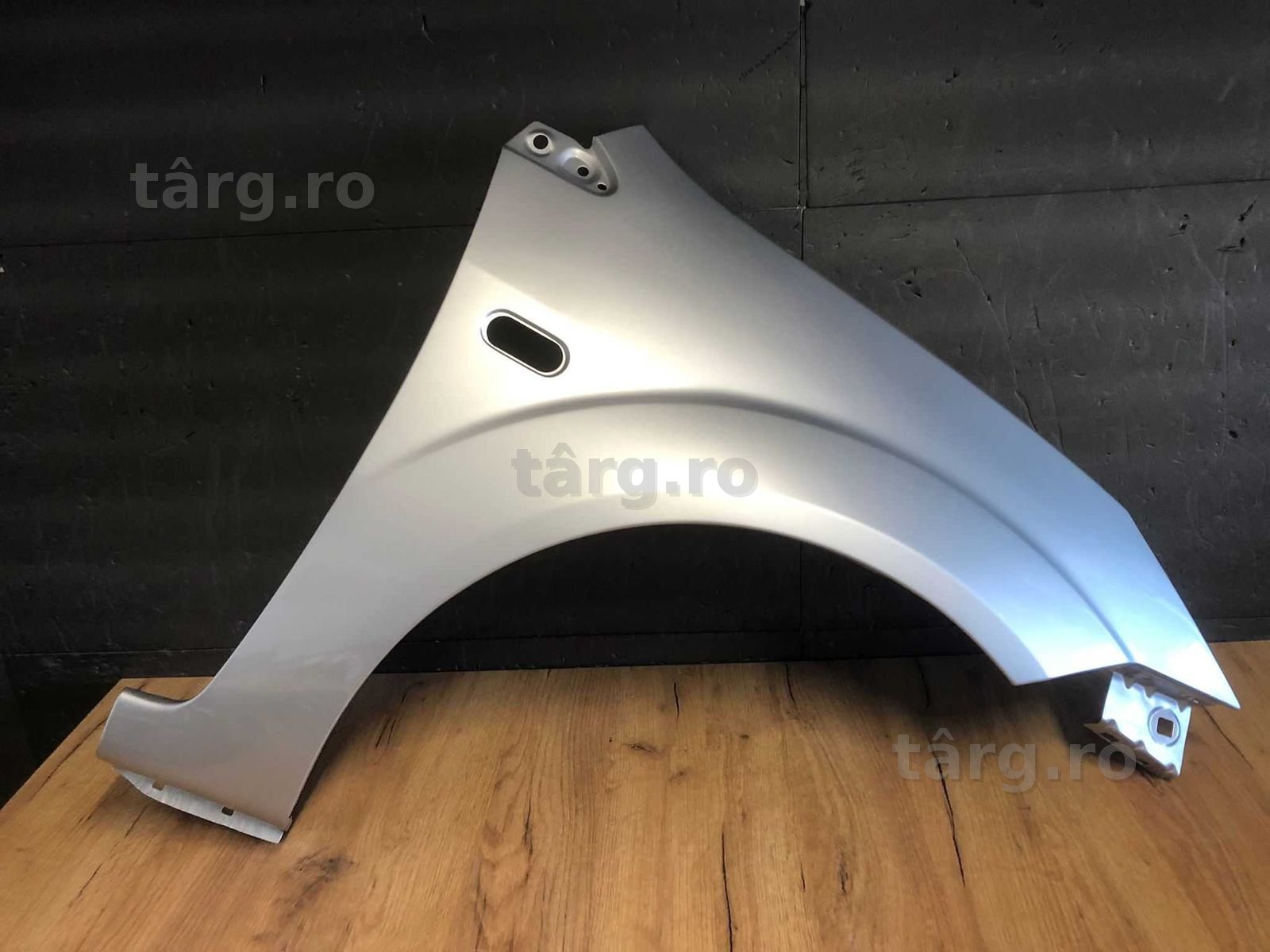 Aripa Fata Dreapta Ford Fiesta 2005-2008 (MoonDust Silver (Gri))