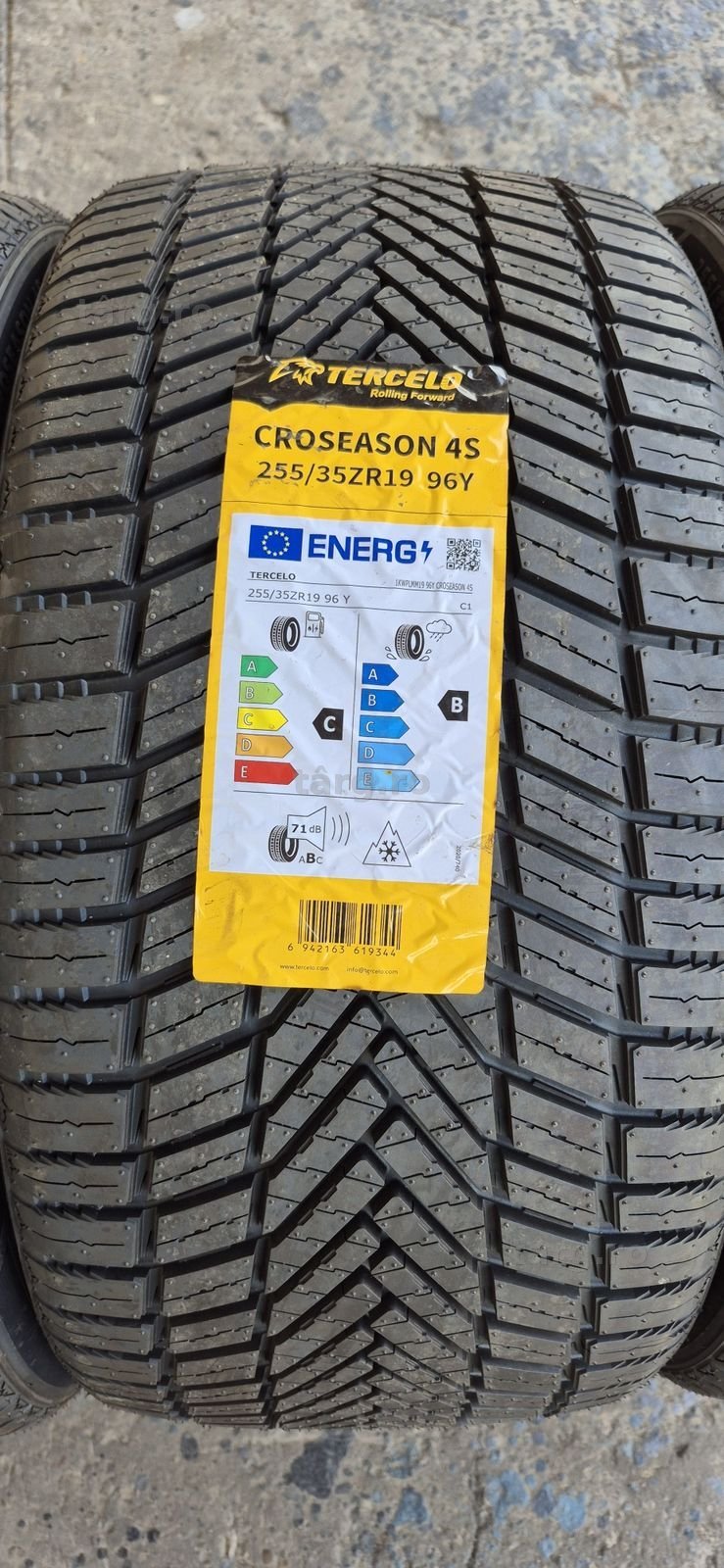 4 anvelope M+S noi Tercelo 255/35/19,dot 2026.Pretul este pe bucata. 3