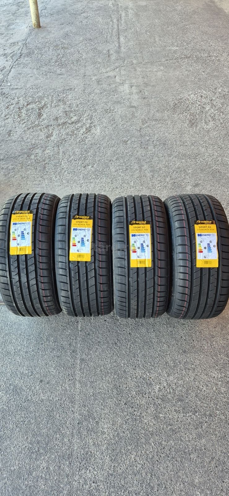 4 anvelope vara noi Tercelo 235/40/18,dot 2025 Pretul este pe bucata.