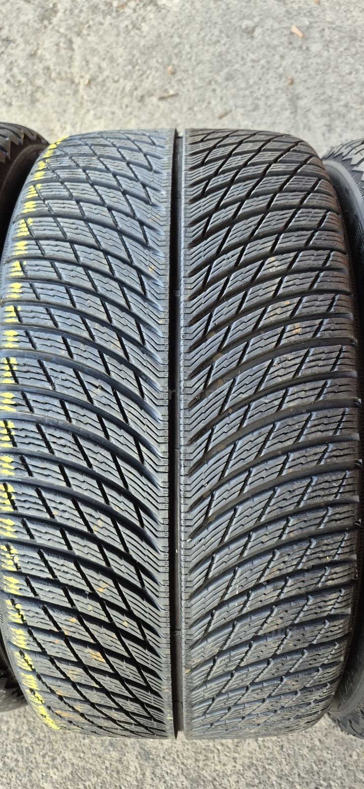 4 anvelope iarna Michelin 295/35/21.Pretul este pe bucata. 3
