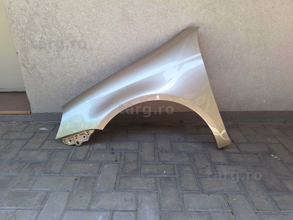 Aripa Fata Stanga VW Jetta 3 III An 2005-2011 Vopsita Auriu
