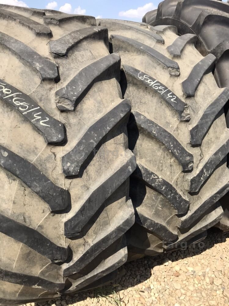 650/65r42 Pirelli