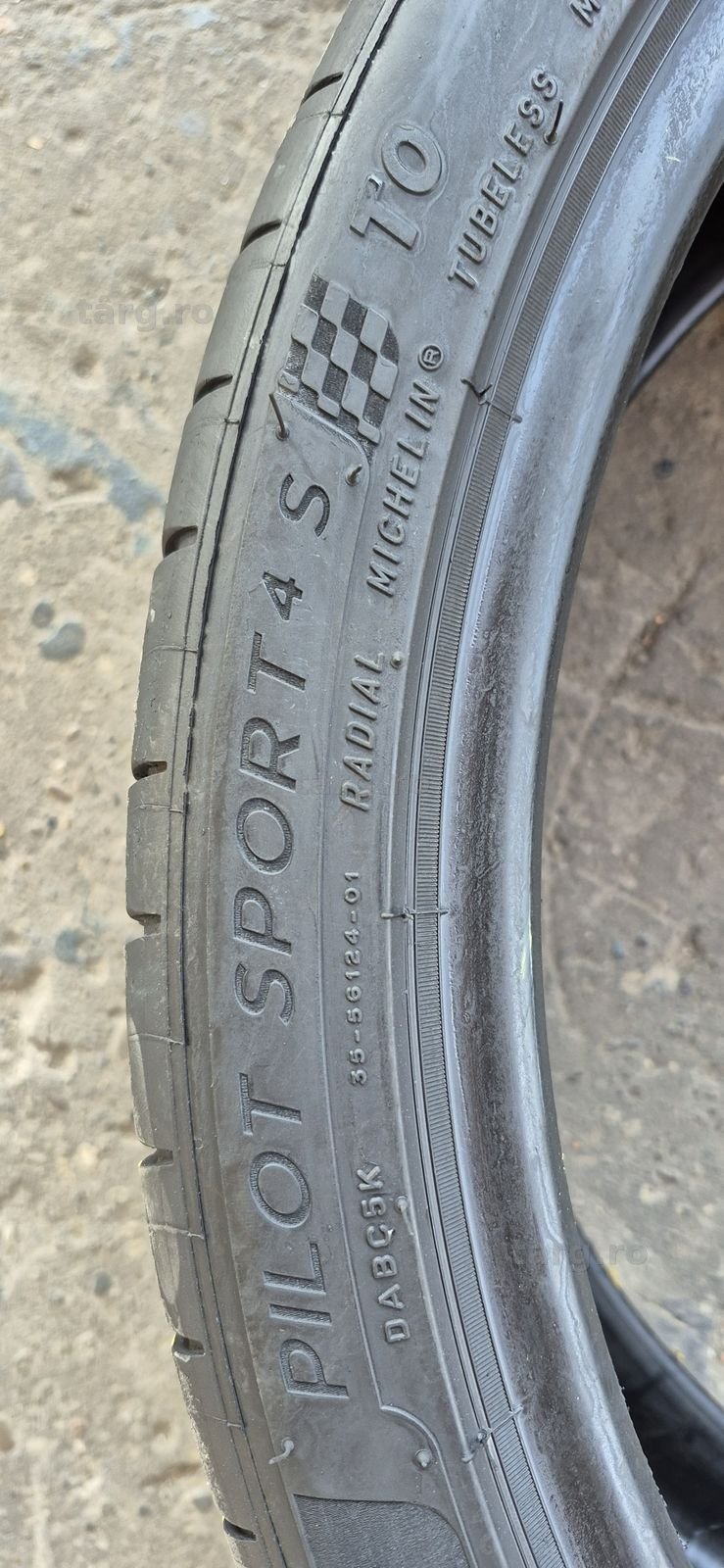 2 anvelope vara 15% uzura Michelin 245/35/21,dot 2023.Pretul este pe bucata. 4