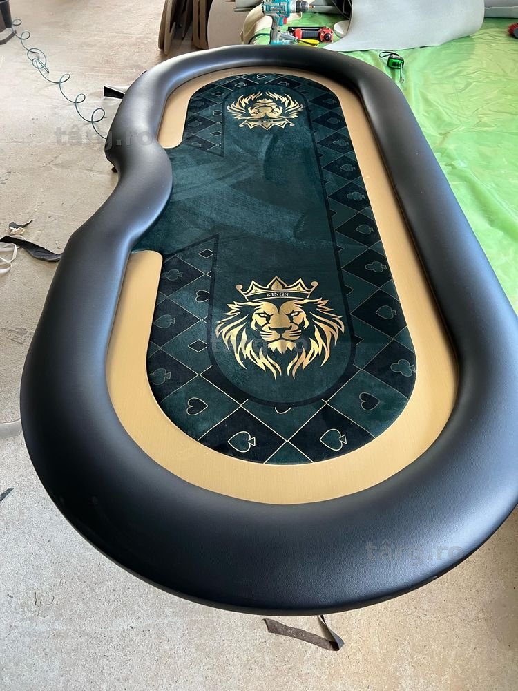 Masa poker customizata de la CustomTables.eu extra lux