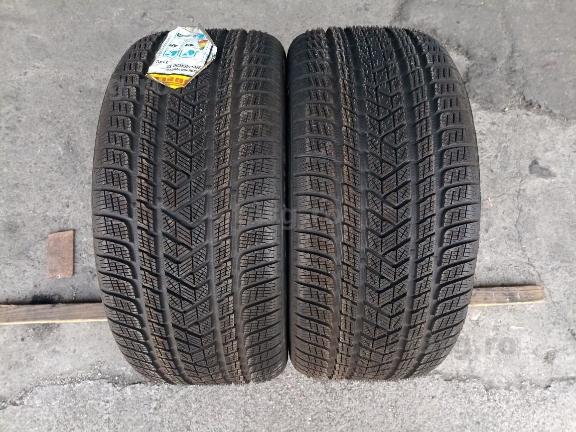 2 anvelope NOI de iarna Pirelli 295/45 R20 dot 3717