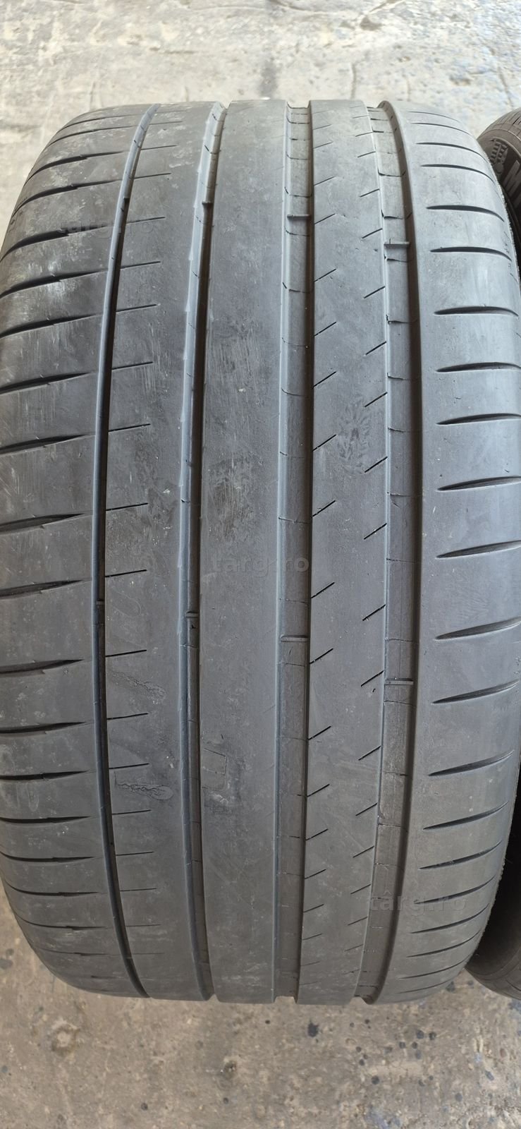 2 anvelope vara Michelin 325/35/23,dot 2022.Pretul este pe bucata. 2