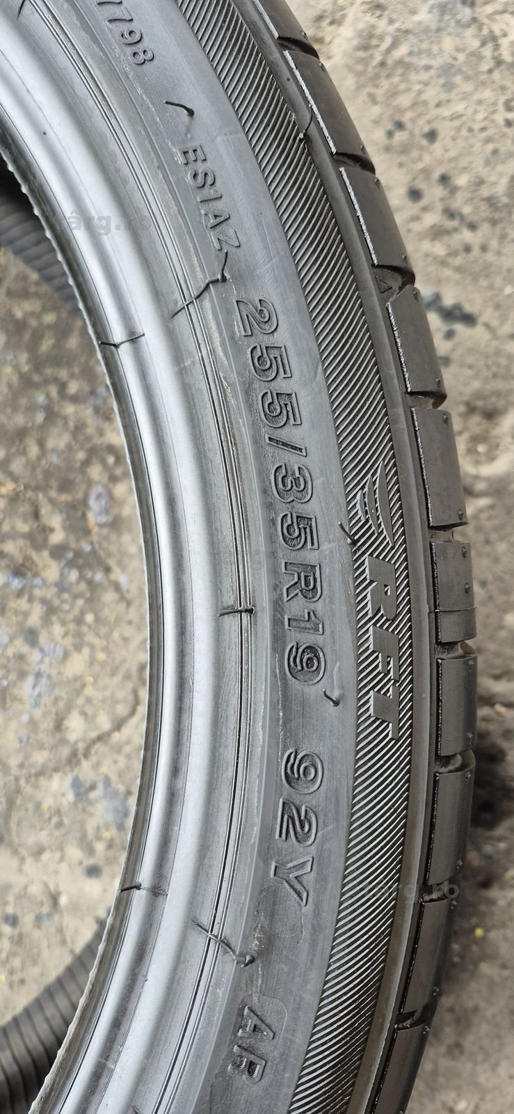4 anvelope vara noi runflat Bridgestone,fata 225/40/19,spate 255/35/19,dot 2025.Pretul este pe bucata. 6
