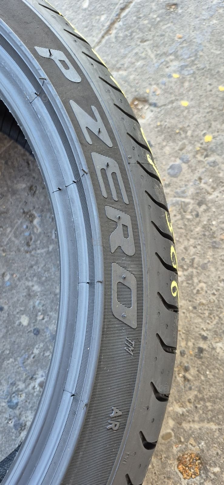 4 anvelope vara runflat noi Pirelli,fata 225/40/19,spate 255/35/19,dot 2024.Pretul este pe bucata. 5