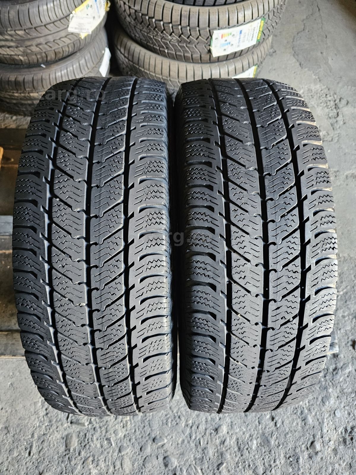 2 anvelope iarna 215 65 16C Uniroyal 2024